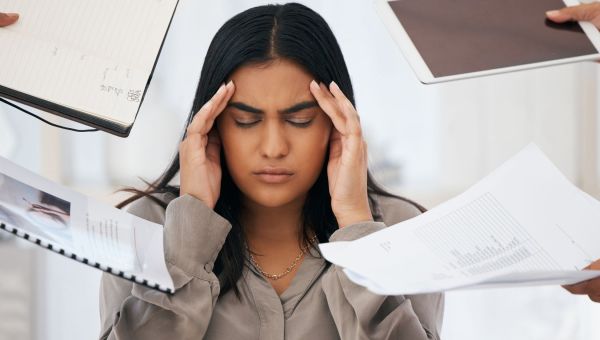 Managing the Mental Load of Entrepreneurship: 4 Practical Strategies to Reduce Overwhelm